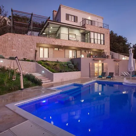 Iva, 3lovelyvillas Podgora
